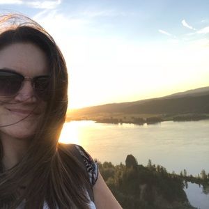 Meet your Posher, Emma